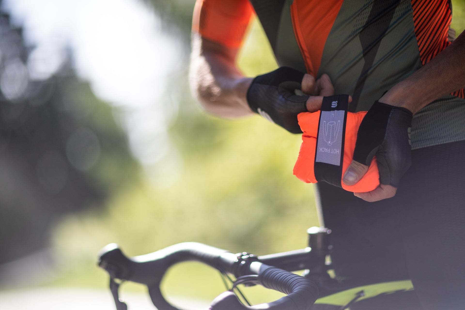 Sportful hot pack easylight windjack oranje sdr