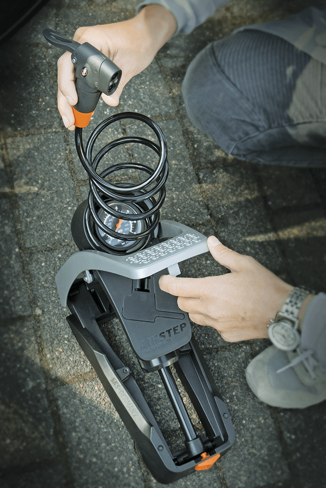 Sks airstep voetpomp zwart grijs