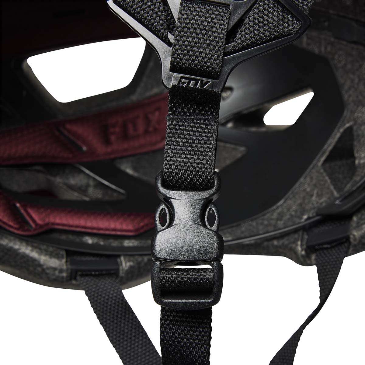 Fox Mainframe Helmet Trvrs - Dark Maroon