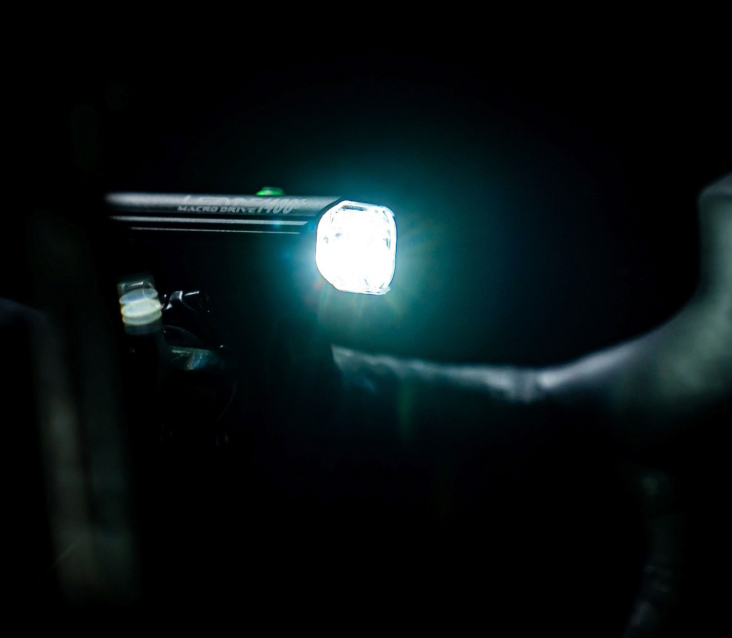 LEZYNE Micro Drive 800+ Front Satin Black Voorlicht