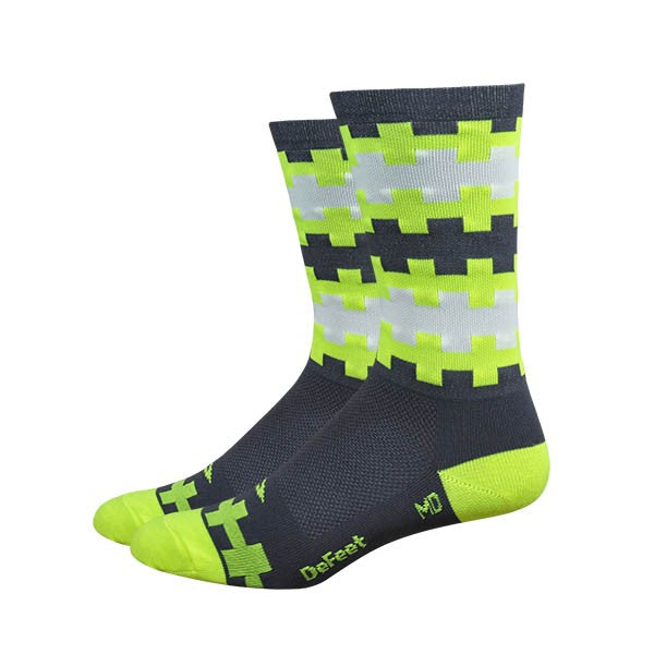 Defeet aireator high top fietssok neon yellow graphite steps