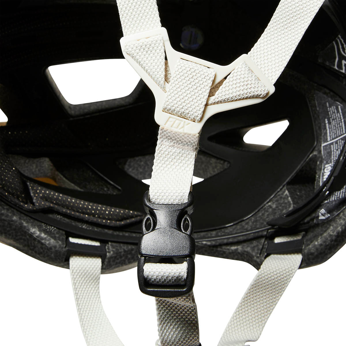 Fox Mainframe Helmet Trvrs, Ce - Bone