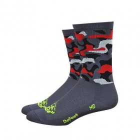 Defeet aireator high-top cycling sock camo red
